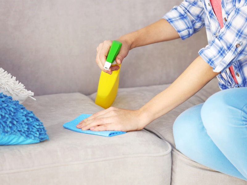 Чем почистить обивку дивана от грязи в домашних условиях – полезные статьина сайте интернет-магазина ECO-DOSTAVKA24