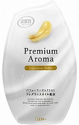 ST Shoushuuriki Premium Aroma Жидкий дезодорант–ароматизатор для комнат с благородным парфюмерным ароматом фруктов и цветов 400 мл